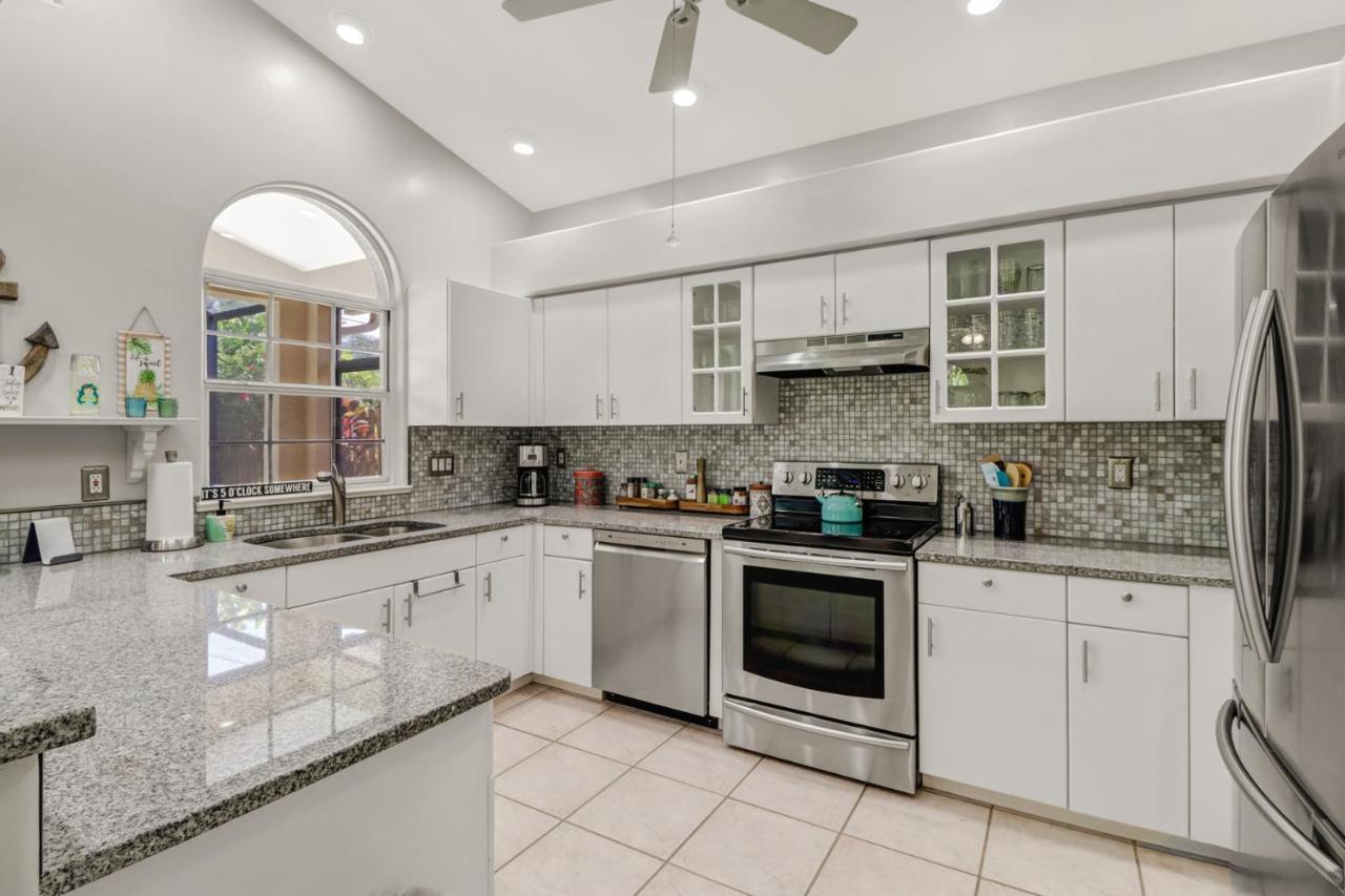 Cozy Beach House - 5 Minutes From Vanderbilt Beach North North Naples Extérieur photo